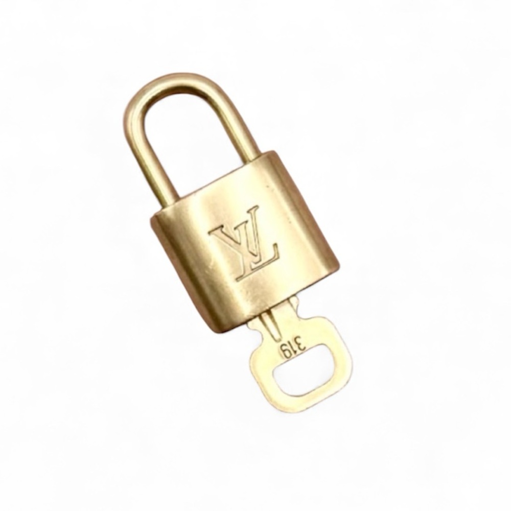 Beautiful LV Lock & Key #319 - Picture 5 of 6